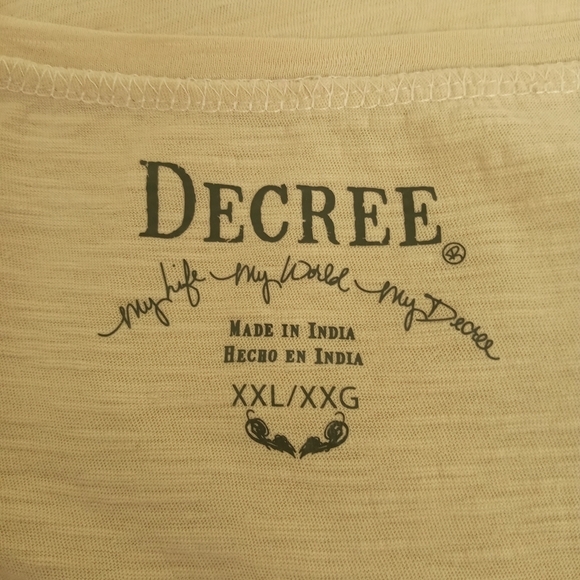 XXL Decree V neck embellished detail cotton top - Picture 2 of 11
